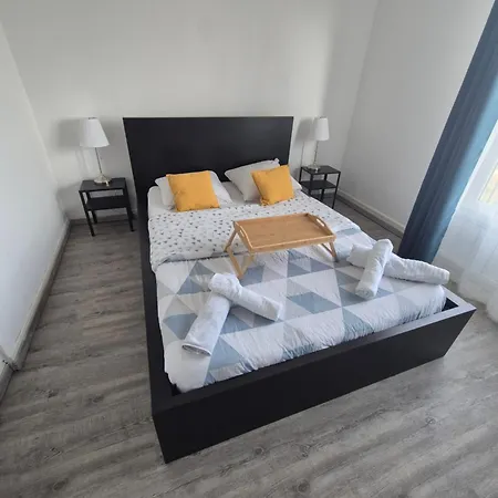 Grand Pour Max 11 Personnes Brest